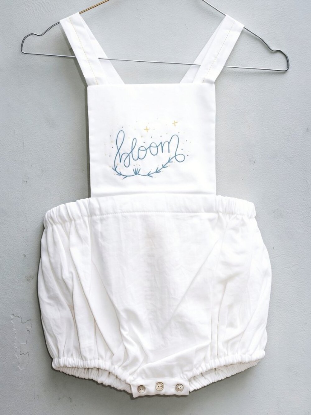 NWT Cosmosophie White Bloom Hand-Embroidered Bubble Romper — Size 18M 